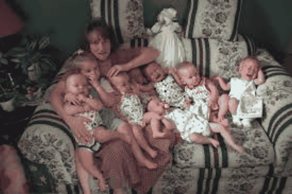 First Septuplets with their mother